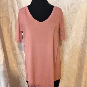 Zenana Outfitters Mauve V-Neck Short Sleeve Tee